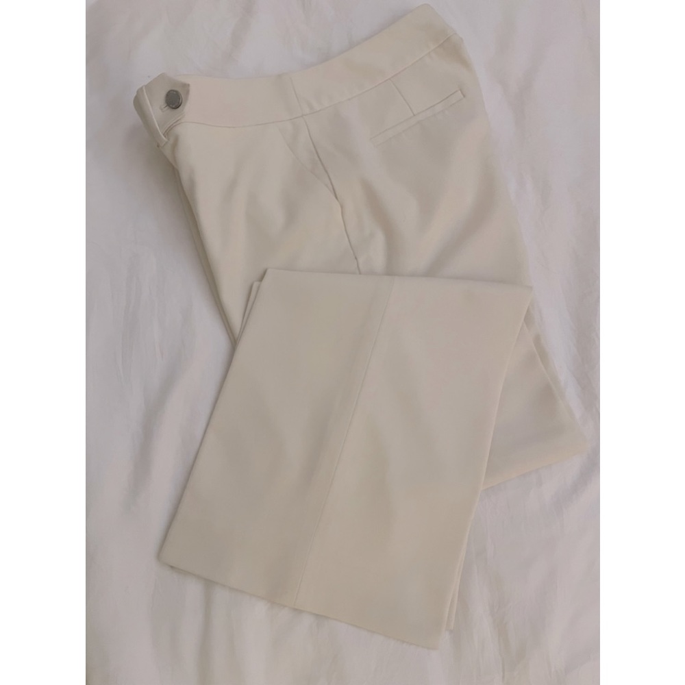 Calvin Klein Winter White Pants. In Great Condition, worn once. Classic Fit sz 8